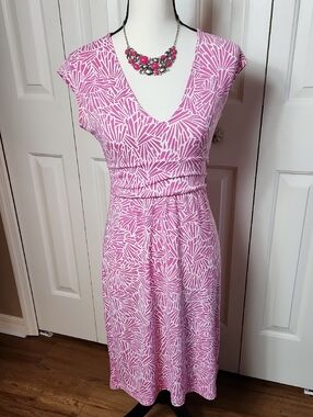 BCBGMaxAzria Pink and White V-Neck Midi Dress